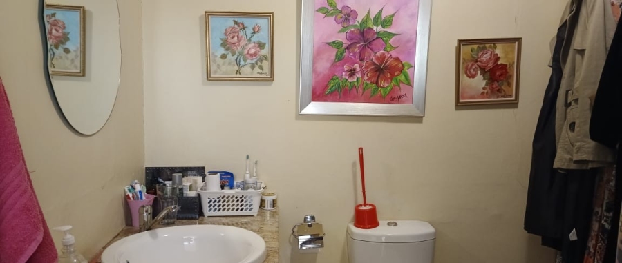 4 Bedroom Property for Sale in Aalwyndal Western Cape